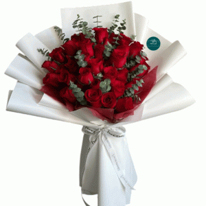 دسته‌گل بزرگ ۲۵ شاخه رز قرمز با رزهای تازه و درجه‌یک؛ انتخابی لوکس و عاشقانه برای سالگرد، تولد، خواستگاری و سورپرایزهای خاص. ارسال سریع و مطمئن به سراسر تهران و کرج.